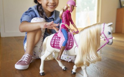 Igrača Barbie s konjem